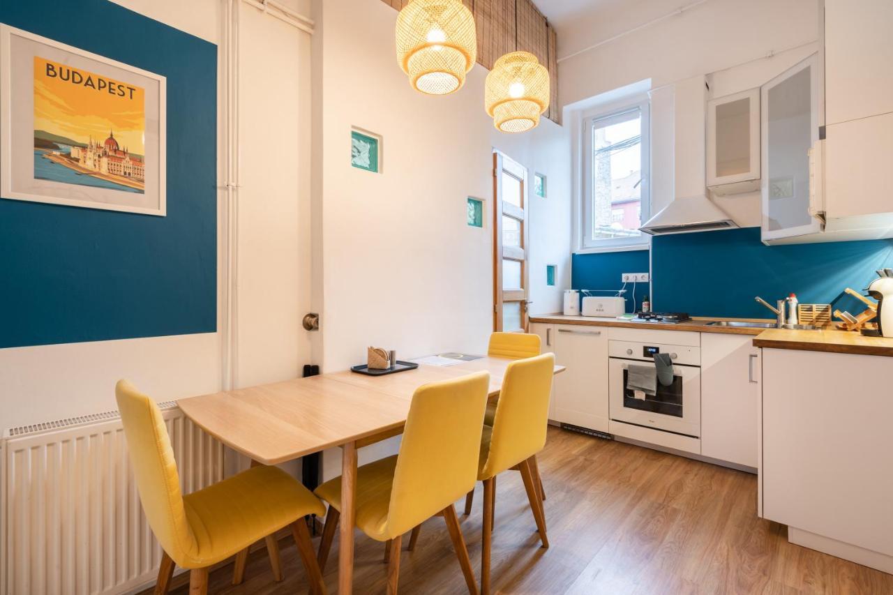 Live Star Apartment Будапеща Екстериор снимка